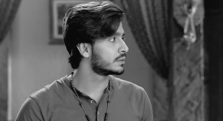amirtha_0108's tweet photo. I Vote #ParamSingh for #Ghulaam #TVPersonality2017 @SabrasRadio @BizAsia @RajBaddhan @8paramsingh 

34 https://t.co/CjZbznPTKm