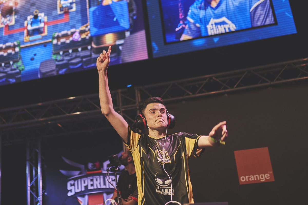 LVPes's tweet photo. ⚠Última hora

¡@Huntters_UnTTS se mete en la gran final de @Gamergy de la #SuperligaOrangeCR!

Los linces se verán las caras al ganador del partido entre @TeamQuesoGG y @ArcticGamingES.

¡Seguidlo en directo!

📺| https://t.co/7OwJXbdgDZ
📺| https://t.co/2bjoh4jwAe https://t.co/PqHJ8egl6z