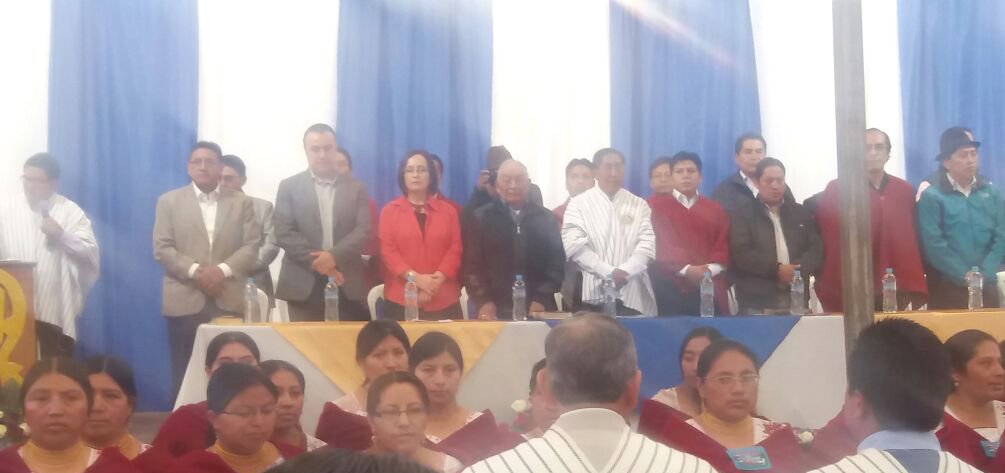 MAATE_Zonal3's tweet photo. @MAEChimborazo saluda a #CONPOCIIECH (Comunidades Indígenas Evangélicas de Chimborazo), noble institución que cumple 50 años de vida jurídica, pioneros del Evangelio en esta hermosa Provincia, quienes sembraron la semilla de las buenas nuevas. Felicidades!! https://t.co/WU8ikDnjYU