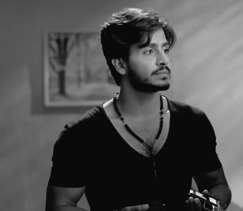 amirtha_0108's tweet photo. I Vote #ParamSingh for #Ghulaam #TVPersonality2017 @SabrasRadio @BizAsia @RajBaddhan @8paramsingh 
Op https://t.co/TizwxzoQzl
