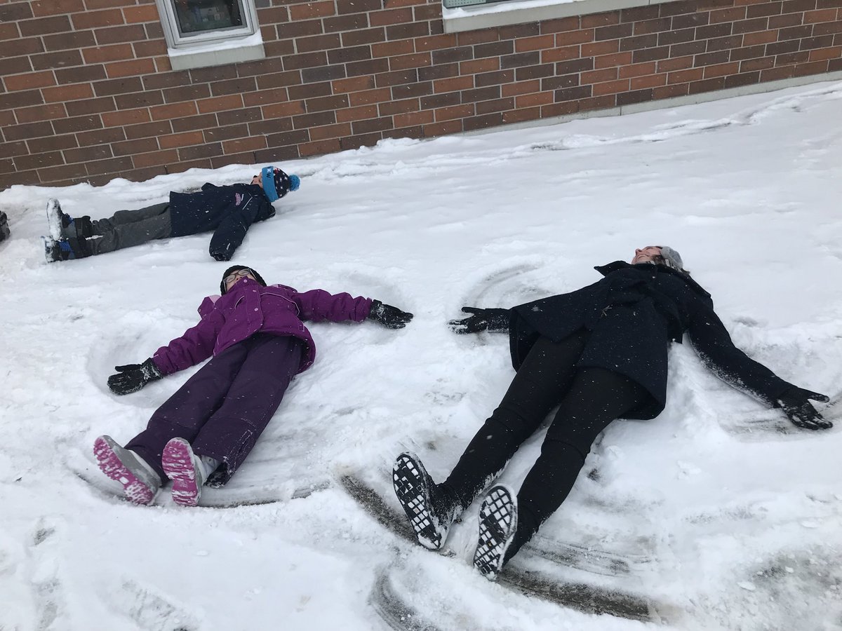 34kurcz's tweet photo. Friday was our last day with Mlle Huff in our class. Thank you for helping grow and learn. You will be missed. @HuffKnowsStuff https://t.co/4eC0Uf54ZR