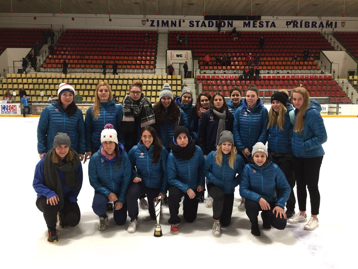 Photo du tournoi 4 nations en République Tchhèque
<a href="/ZNEHockeyFem/">ZNE.HockeyFem</a> <a href="/PoleFrance/">Pôle.France.féminin</a> @france_hockey
