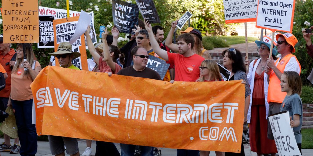 BusinessInsider's tweet photo. Vice Media has a plan for net neutrality's death — it's building a community-owned internet https://t.co/4qPi8xwbHc https://t.co/V0TAA7uQ0I