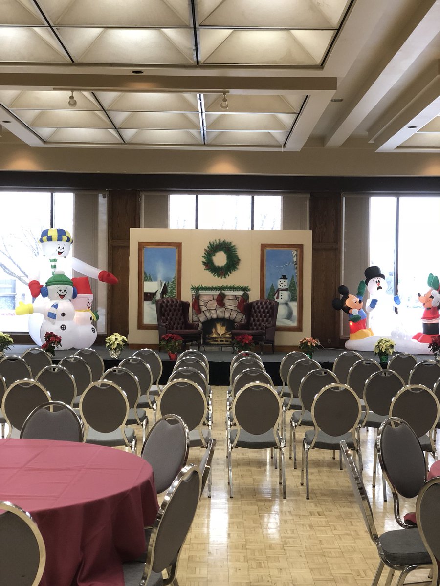 GoBlue_74's tweet photo. The stage is set for the annual #Caboto Club Children’s Chraistmas Party https://t.co/WsoLkSPgpm