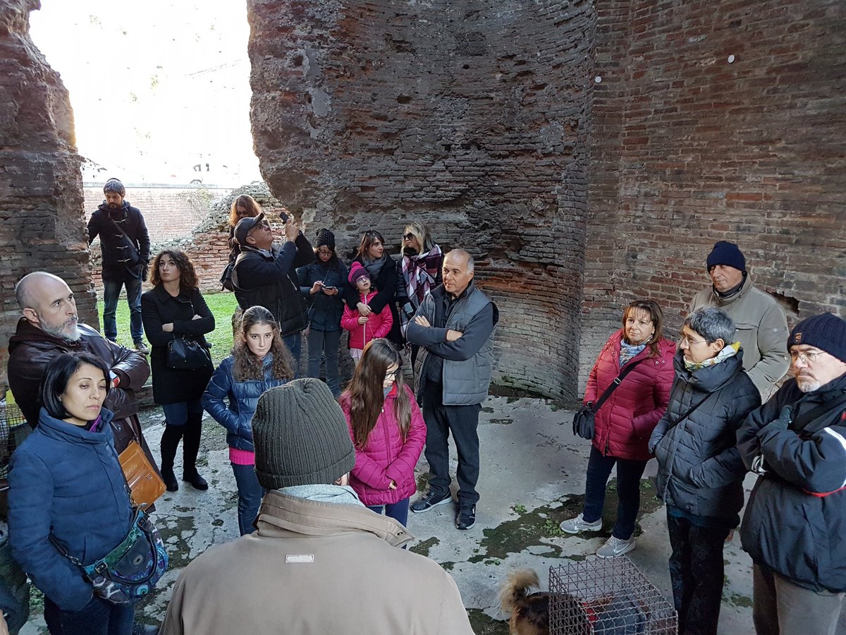 #TermeNeronePisa 
Visita guidata agli scavi 😍  nonostante il freddo, siamo in tanti 
Grazie 
#ComuneDiPisa #Universitàdipisa #archeologiacondivisa #ArcheologiaPubblica