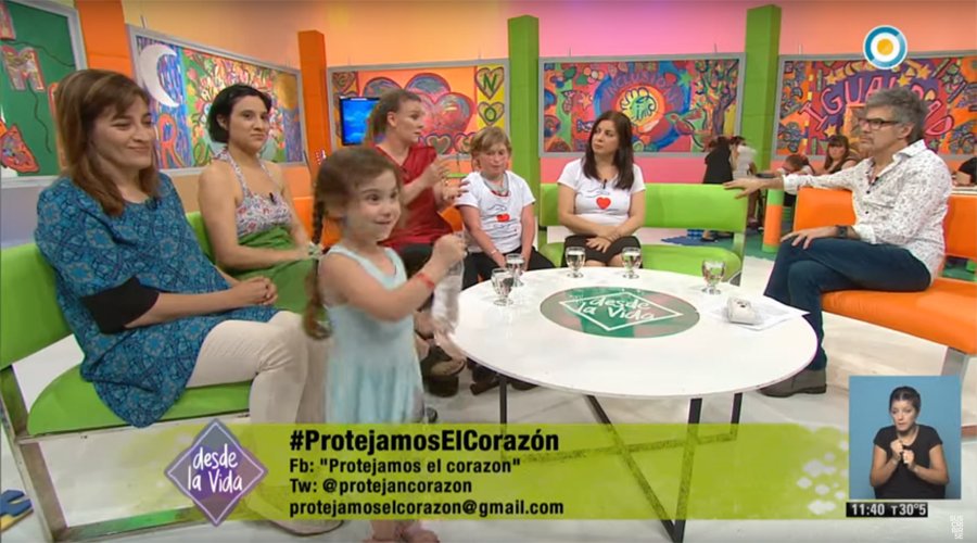 espaciopecotw's tweet photo. Muchas gracias a Desde la Vida por invitarnos y ayudarnos a difundir #PROTEJAMOSelCORAZON
Queremos llegar a 10 mil firmas, cada una representa a 1 de las 10 mil personas que mueren cada año por una enfermedad cardíaca.
FALTAN 1500 FIRMAS Y QUEDAN 15 DÍAS PARA QUE TERMINE EL AÑO https://t.co/zeg405kpGa