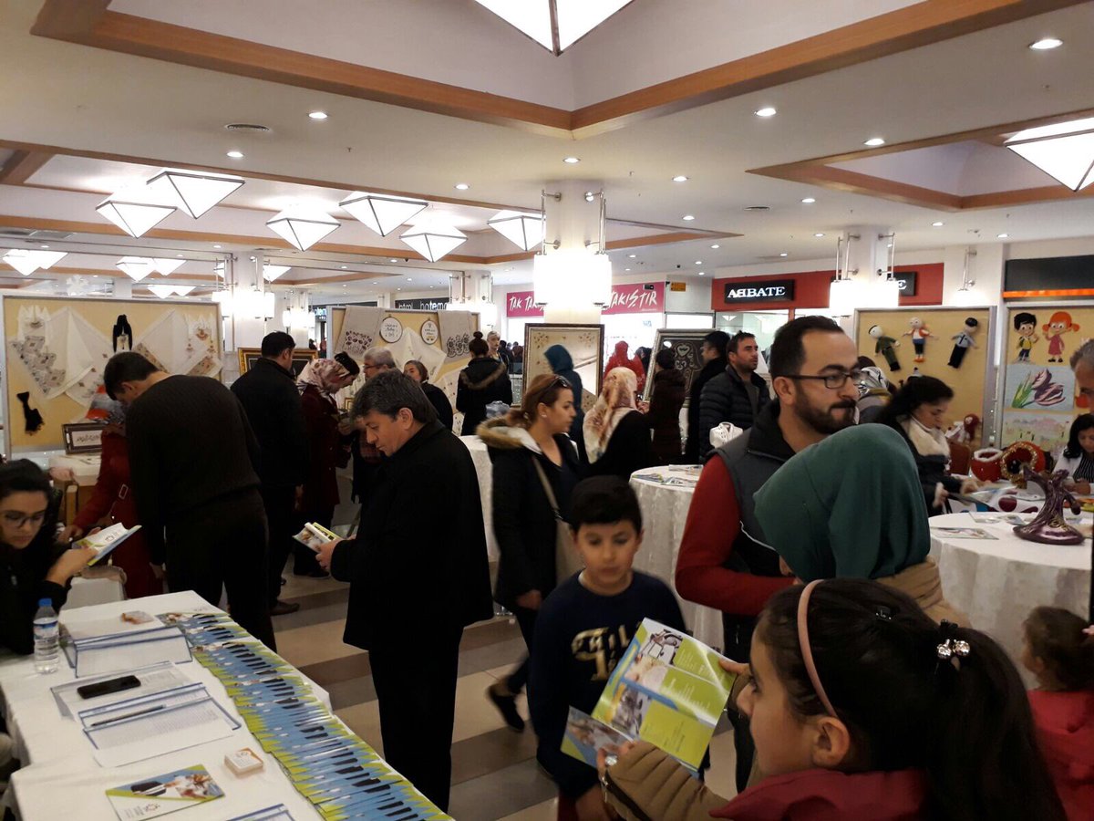 Belediye Başkanımız Ahmet Çolakbayrakdar’ında katıldığı “Sergi Akademi” ile Meysu Outlet AVM’de kursiyerlerimizin el emeği ürünlerini ve yeteneklerini sunuyoruz..!