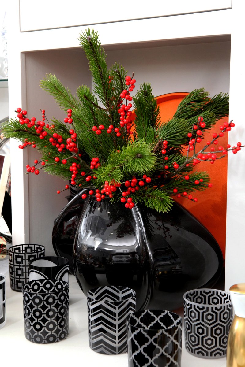 Create dramatic displays this festive season: harlequin-london.com/category/vases