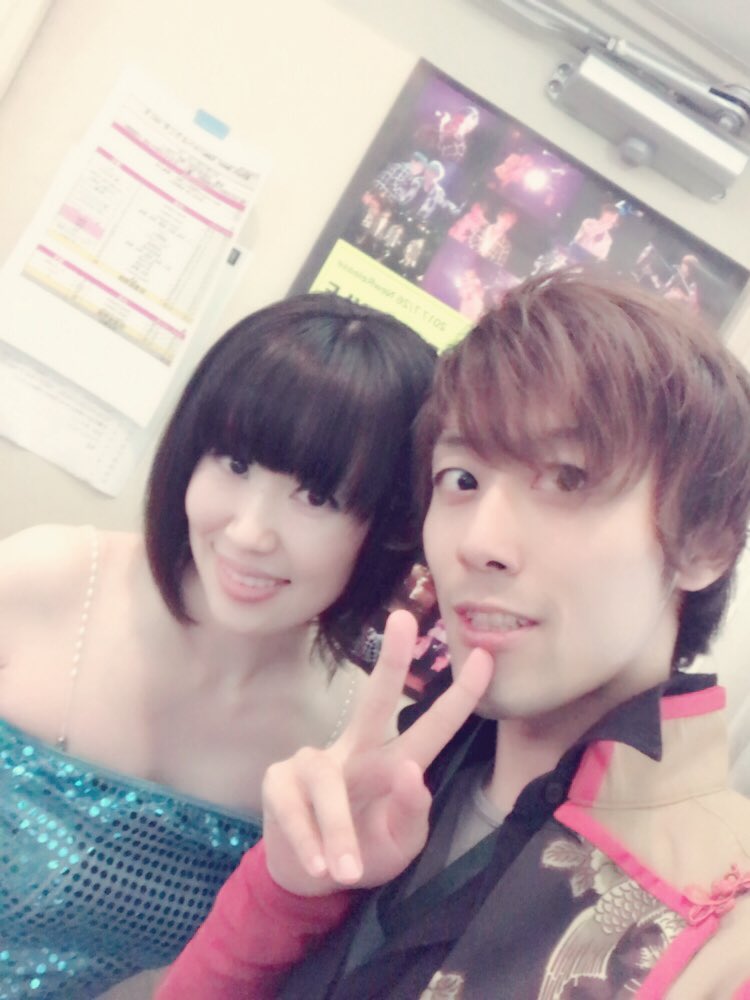 ryokumafire's tweet photo. 本日はささカフェ定期ライブお越しいただきありがとうございました!!
ゲストなのにいつも温かく接してくれるささカフェファンの皆さんホント感謝です!(≧∀≦)
ありがとうございました!!
楽屋での写真をば
#ささカフェ #SweetVampire https://t.co/NGviWtMKBj