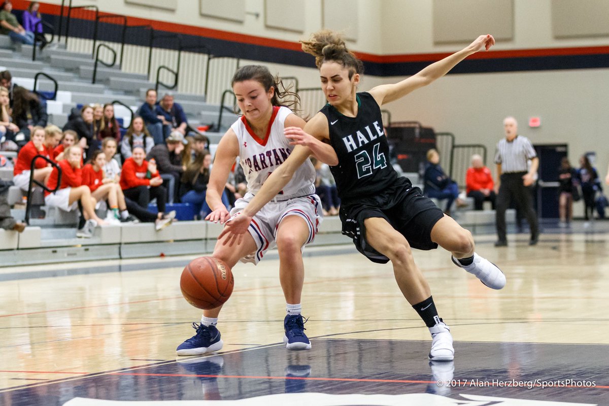 AlanHerzberg's tweet photo. Photos from @HaleVarsity vs Brookfield East are online at https://t.co/csXiC20Llj https://t.co/3Nz1nx8xFg