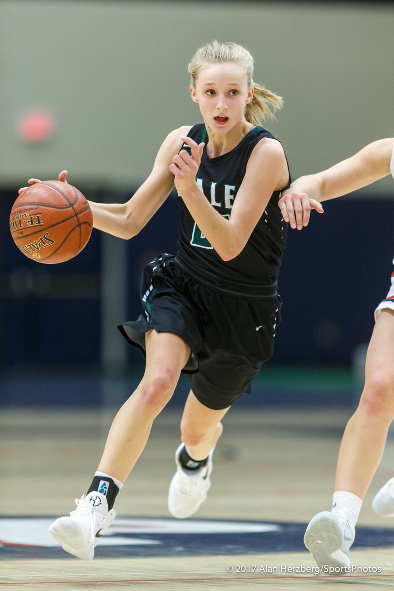 AlanHerzberg's tweet photo. Photos from @HaleVarsity vs Brookfield East are online at https://t.co/csXiC20Llj https://t.co/3Nz1nx8xFg