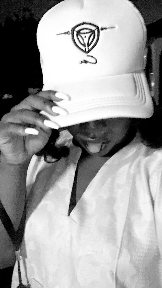 AbaDadson_'s tweet photo. About last night. Got to study one of his videos in class on Thursday and proper fell in love. So I downloaded his album, then found I myself at the concert on Saturday so i had to. ๐ฏโค๏ธ#OuterlaneConcert #Worlasi https://t.co/xugxKV5mIz