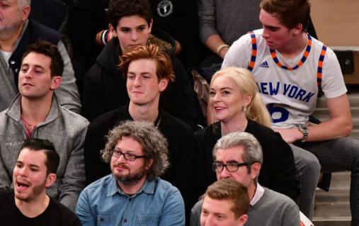WebLindsayLohan's tweet photo. Lindsay Lohan (@LindsayLohan) and Dakota Lohan attend the Oklahoma game at Madison Square Garden on December 16, 2017 in New York City. ❤ https://t.co/EZtzrhDbmG