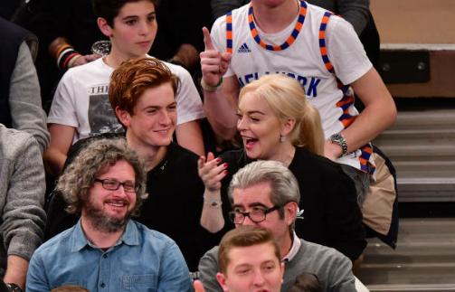 WebLindsayLohan's tweet photo. Lindsay Lohan (@LindsayLohan) and Dakota Lohan attend the Oklahoma game at Madison Square Garden on December 16, 2017 in New York City. ❤ https://t.co/EZtzrhDbmG