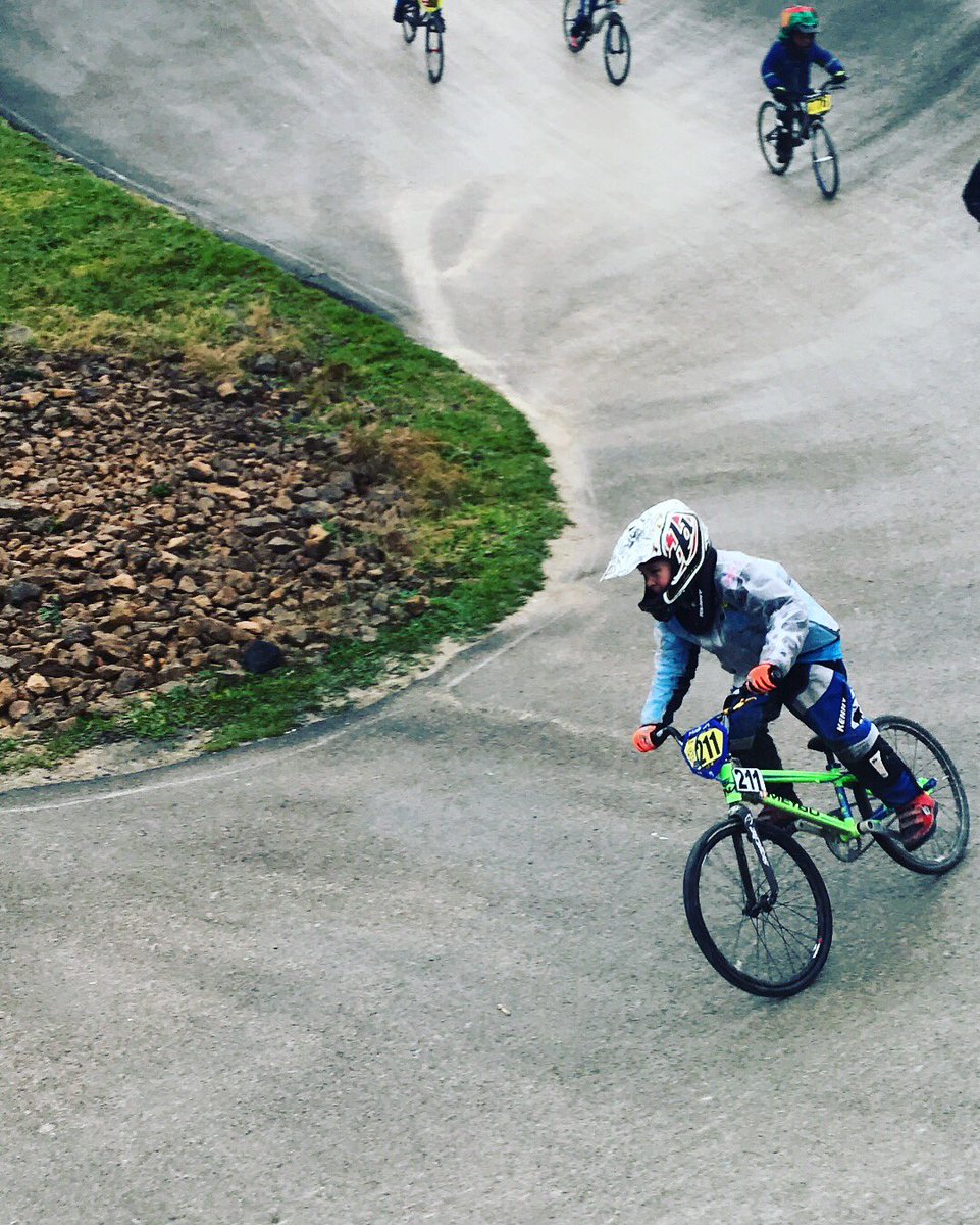 paulneal1982's tweet photo. Mega proud of this little man, in awful conditions he won all 3 of his Motos and took a 3rd in his final! #nottingamoutlawsbmx #derbybmxclub #bmxracer #meybobikes #troyleedesigns #answerbmx @HolyRosary_ @MissCarterHR @timbrog https://t.co/1O6tiSk8lR