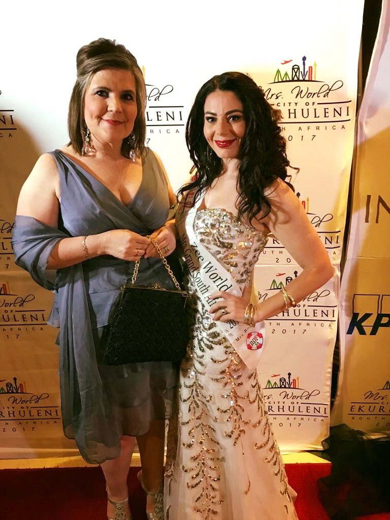Rosa_mrsgrand's tweet photo. Attending Mrs World pageant with my gorgeous friend Heather @HeatherAnn_Bee9 @blizzardsens @SACWpageant @mrsworld https://t.co/E5320Hd72d