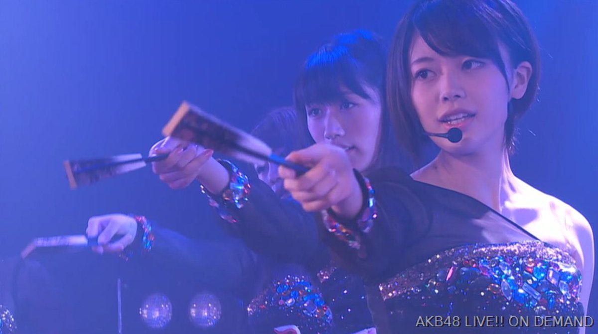 HinabeSubs's tweet photo. AKB48 - Kodoku na Hoshizora (stage) - https://t.co/kL4NvZajri
#AKB48 #Tsuuchan #Céu #Estrelas #Solidão #Leques https://t.co/OELIWN6nZ7