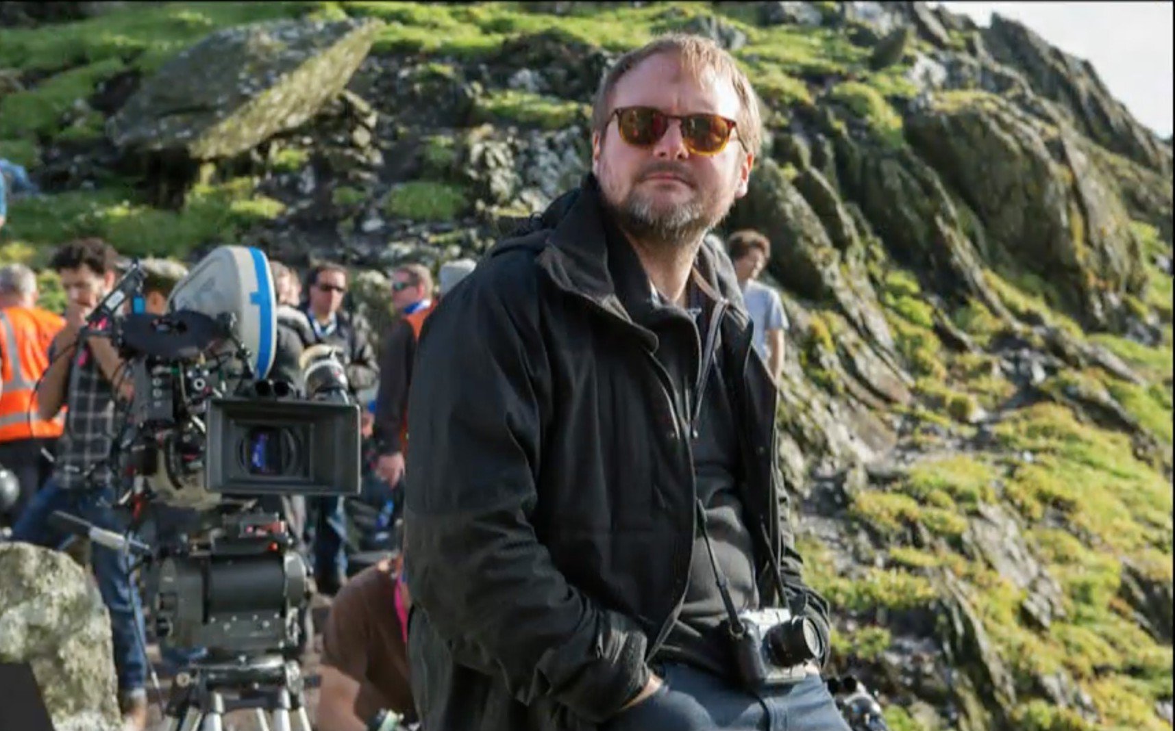 Anyhow, a sincere happy birthday Rian Johnson!

Nothing but respect for MY favorite Star Wars director 