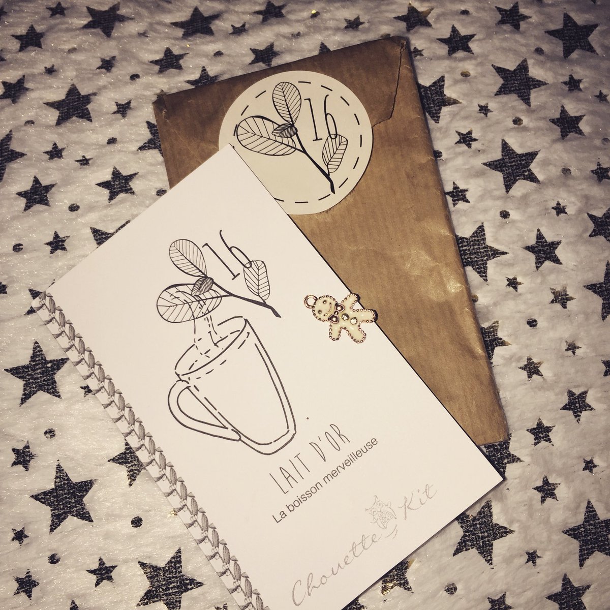 emmanucrea's tweet photo. 16 Décembre !!!! Recette pour un bon chocolat chaud 🎄🎁🎄🎁 Merci  @chouettekit 🙏🏻🌟#recette #chocolatchaud #laitdor #gingembre #canelle #chouettekit #chouettekitaddict #diy #emmanucrea #tictacavantnoel #bientotnoel #commeunegamineattendantnoel https://t.co/3ZuS4tr1Z4