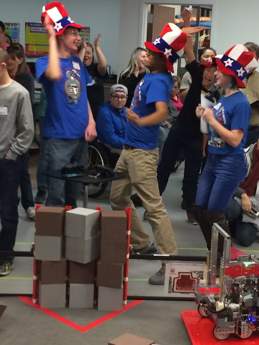 stlstubots's tweet photo. Full cryptobox by @4964Ftc at yesterday's @FTCMO meet at @GirlScoutsEM ! we're still deciding what that cipher is https://t.co/E2WWPsbzXC