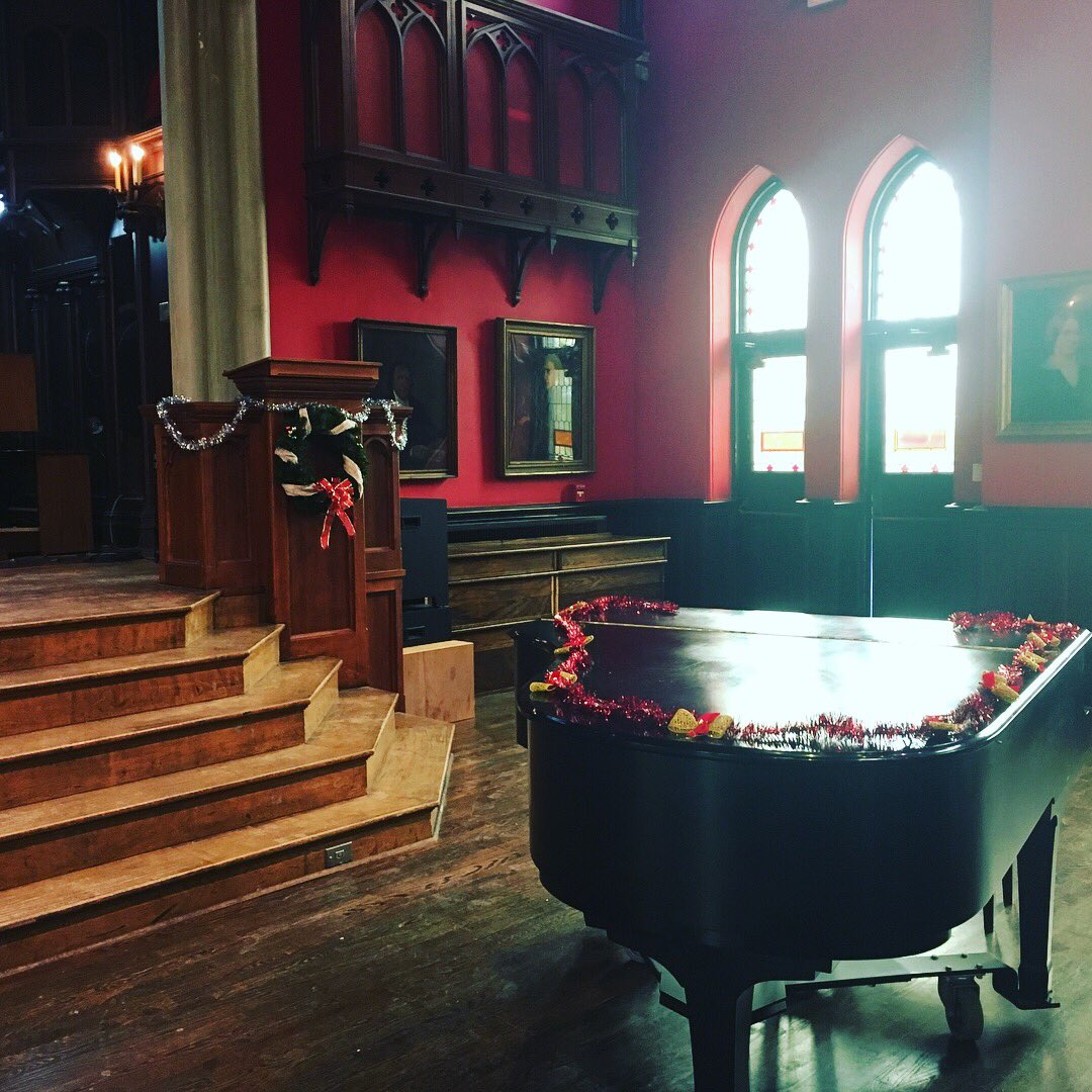 queenschorale's tweet photo. The ladies of QC decorating the chapel for our concert today, at 2pm in Kirkpatrick Chapel! Come check out our Winter Concert! https://t.co/fEtbFmwv33