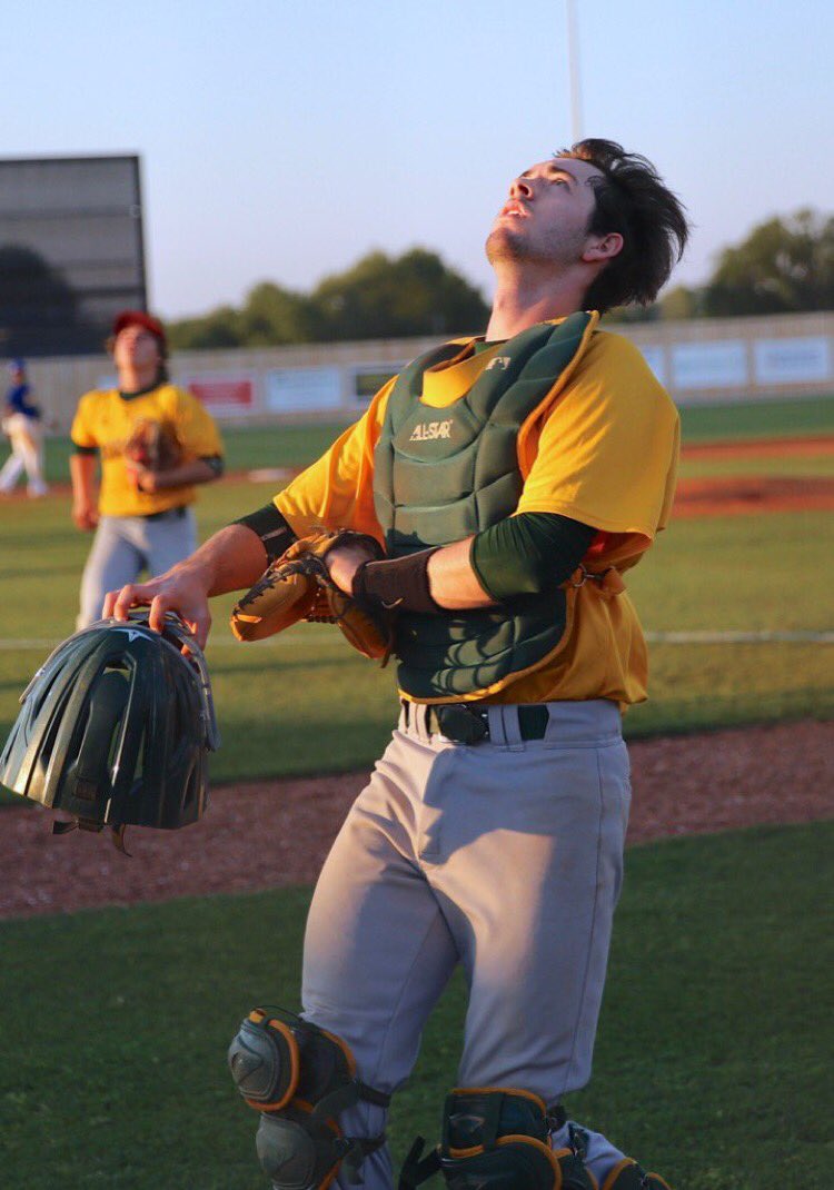 Gwood_Baseball's tweet photo. Happy 18th Birthday to Gator senior @ryanwheeler42 today! #DFL https://t.co/9BTTaz9y1w