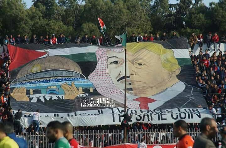 Nabil_abdlsater's tweet photo. الشعب الذي قدم ملايين الشهداء يرفع لافتة يقول فيها .. سلمان وترامب وجهان لعملة واحدة .. تحيا الجزائر الحبيبة https://t.co/wpT9QZzm0y