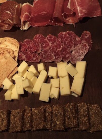 olmedaorigenes's tweet photo. Top products at once #bellotaham, #mahoncheese, #figbread #fuet Inspiring the Christmas https://t.co/hrE2ENK3qg