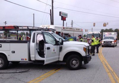 Innovapad's tweet photo. #SouthGreenville #FireRescue was on the scene of this #mva to attend to occupants & clear the roadway, and @americansoutern #AmericanSouthern #Insurance made sure the #FD was reimbursed for their efforts. #SupportYourLocalFireDepartment #SupportYourLocalFireFighters #Innovapad https://t.co/lBJrmmuT7X