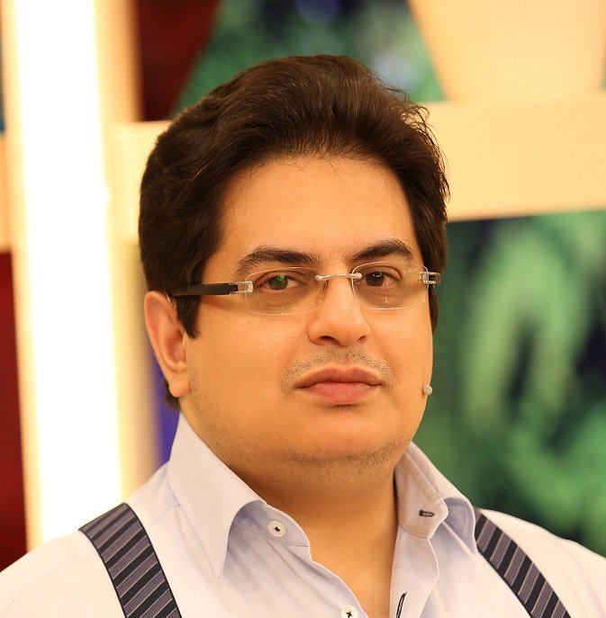 Dr. Zafer Akıncı başarılı, zeki, hafızası kuvvetli, dikkati yüksek olsak bile bunu yarım beyinle yaptığımızı, beynimizi tam kullandığımızda neler olabileceğini yazdı. Üstelik bunun için yapılması gerekenleri de vurguladı. Okul Mag no.1