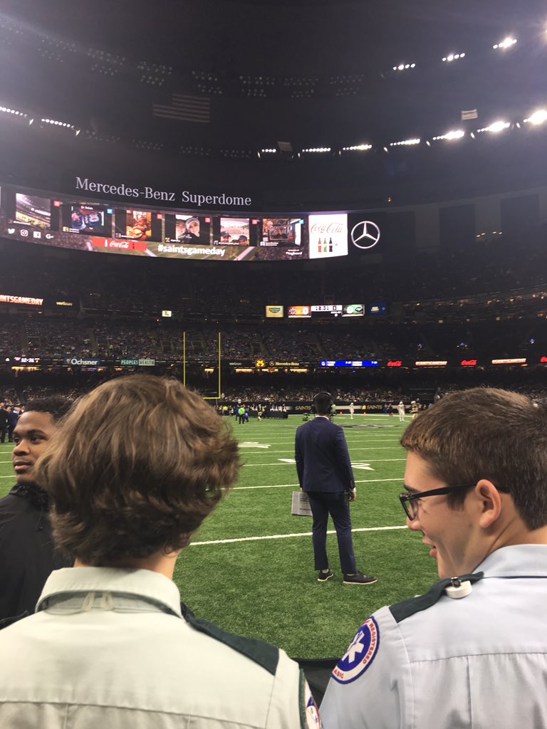 AmberBuettner2's tweet photo. So excited! #SaintsGameDay #WhoDat https://t.co/WvcTG1Hux2
