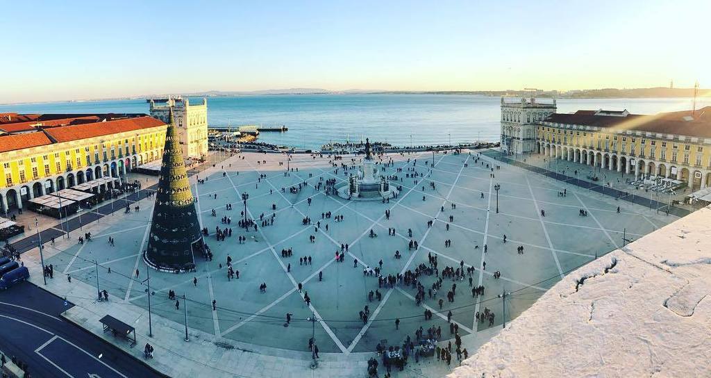 cosavederea's tweet photo. Una delle città più belle d’Europa, Lisbona #lisbona #lisboa #lisbon #lissabon #portogallo #portugal #viaggi #viaggiare #voyage #trip #travel #travelling #holiday #holidays #vacanza # https://t.co/pm9oGZWR6X https://t.co/Z2Bf9MSLjK