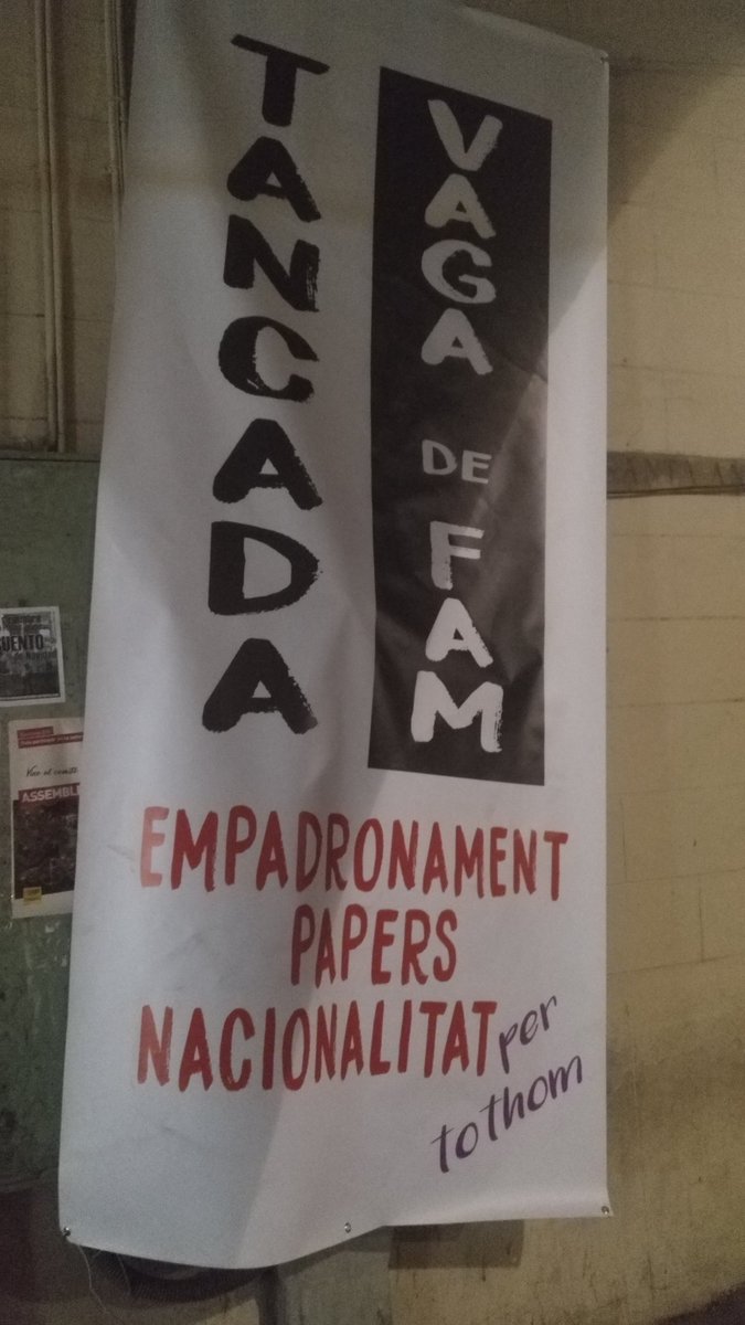 MarcSerraSole's tweet photo. Tot el suport a la #Tancada2017. Persones immigrades organitzades per aconseguir igualtat de drets #PapersxTothom. Estaran 7 dies en vaga de fam a l'Església Sta Anna. ✊ https://t.co/CVn7ryturE