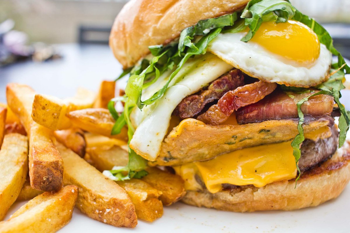 Come and get your brunch on with us and order the El Chappo Burger!
(BRISKET SHORT RIB GRIND. DOUBLE-DOUBLE. GUAC TOSTADA. BLACK BEANS. 2 EGGS OVER EASY)

#BrunchMXM #foodie #buger #deepellum #eggs #tostadas #porkbelly #brunch #food