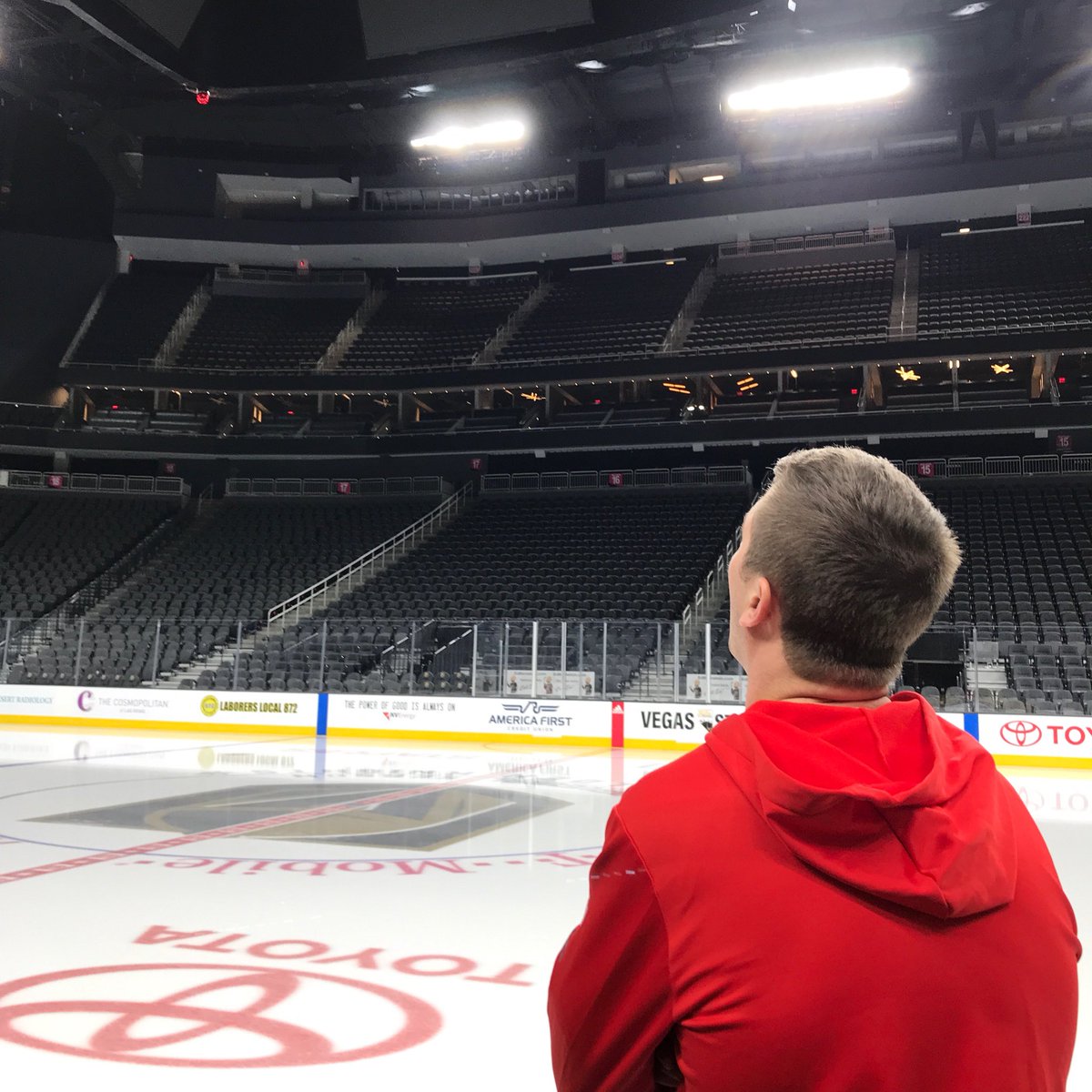 First views of T-Mobile Arena for the #Cats. https://t.co/sGpgFHca5o