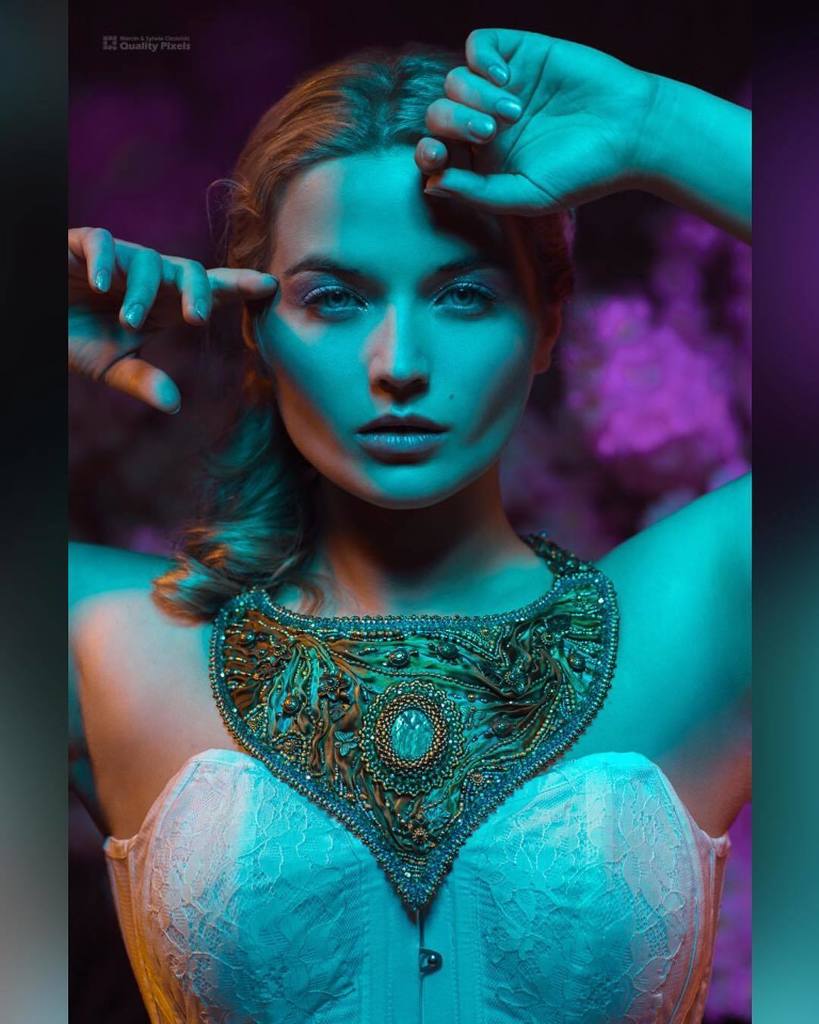 qpixels's tweet photo. Model: Jessica Megan
HMUA: Jules Robson, AAB makeup &amp; hair Artist
Corset: Lady ardzesz corset
Necklace: rododendron7 Art-Soutache
Photo: Quality Pixels Photography (Marcin &amp; Sylwia Ciesielski) 
#Qpixels #QualityPixels #gellight #light #portrait #beauty https://t.co/FLWWcZ9ZuO https://t.co/z9GoHHllsi