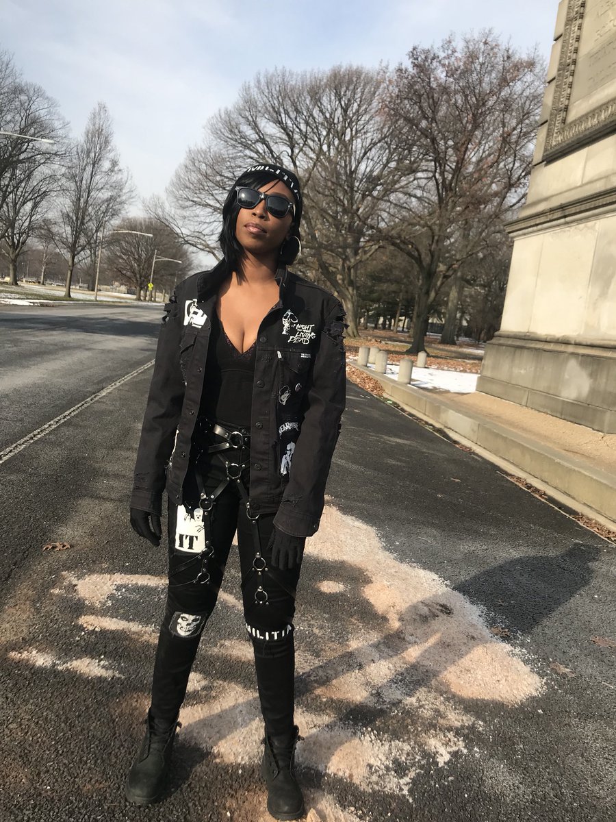 MidiZooreetah's tweet photo. I really was up all night and I feel every minute of it right now - but it was worth it ... s/o to @NoelScales out here WORKING! Thank you for letting me style you for the video #picky #pickychallenge https://t.co/MHFcy7BgdG