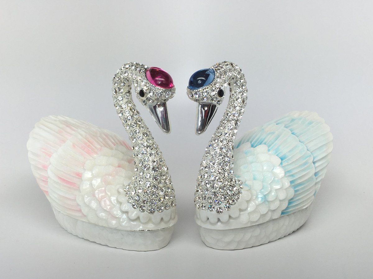 ExplosionLuck's tweet image. Promise of Love Jewelry Storage Boxes with a Loving Pair of Swans #luck #love #culture #decorate #romantic 
➤ goo.gl/dRzDXK