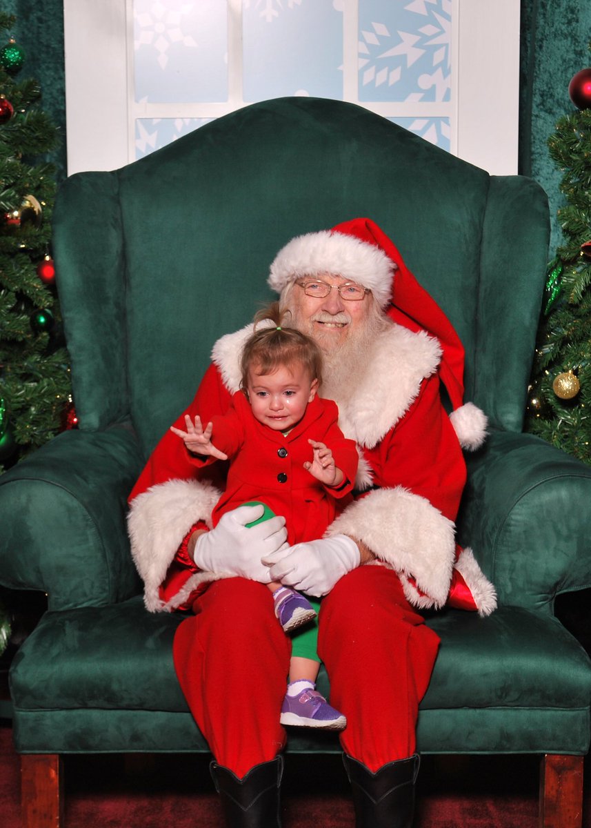 TheAmericanAndy's tweet photo. #BadSantaPhoto https://t.co/1X7S21epfT