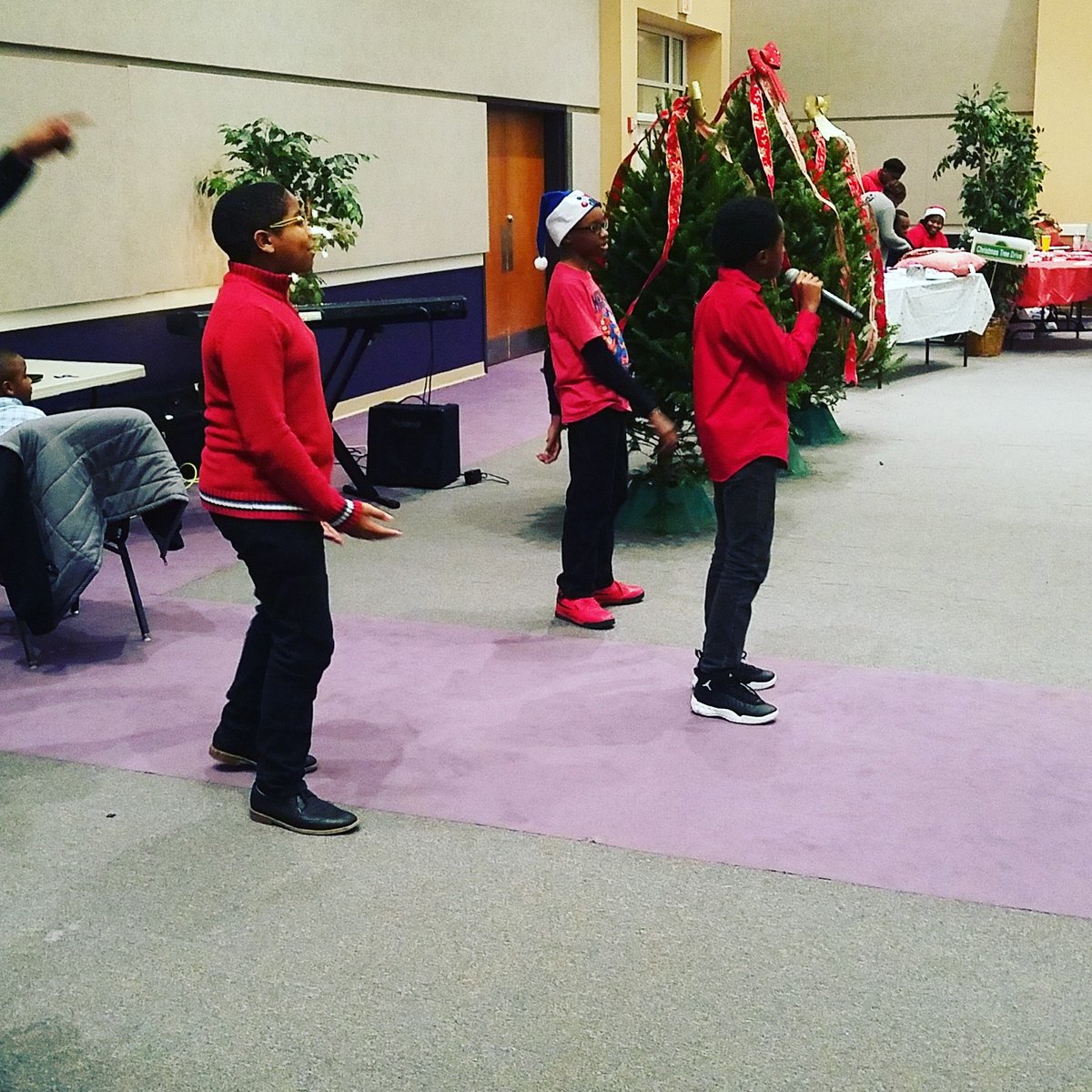 NewBirthSM's tweet photo. New Birth Student Ministries students sharing their gifts at The Christmas Village! https://t.co/suTf5Z8iO2
