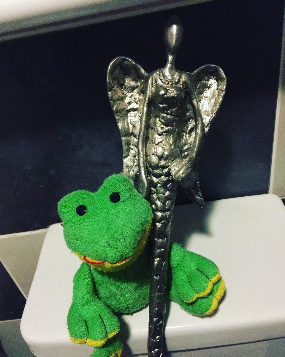 JoMillerArt's tweet photo. Day 17 of #FrogOnTheBog And, the award for βMost Dramatic Frogβ goes to... #Frogsters π€ͺπΈπ½ I see your #ElfOnTheShelf and I raise you one #FrogOnTheBog #JoMillerArt β€οΈ @Kat_A_Miller https://t.co/I4B4DBvoRD