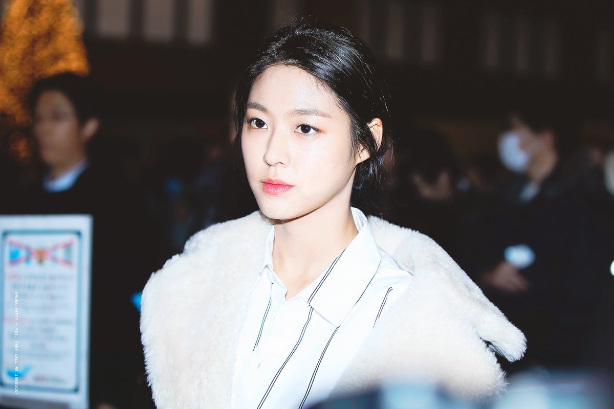amunaparty's tweet photo. 171215 출국 #AOA #설현 
https://t.co/nvk0GSTATf
https://t.co/EyAQeWmGDd
https://t.co/Xy4OALQGjm https://t.co/j26yFuSJao