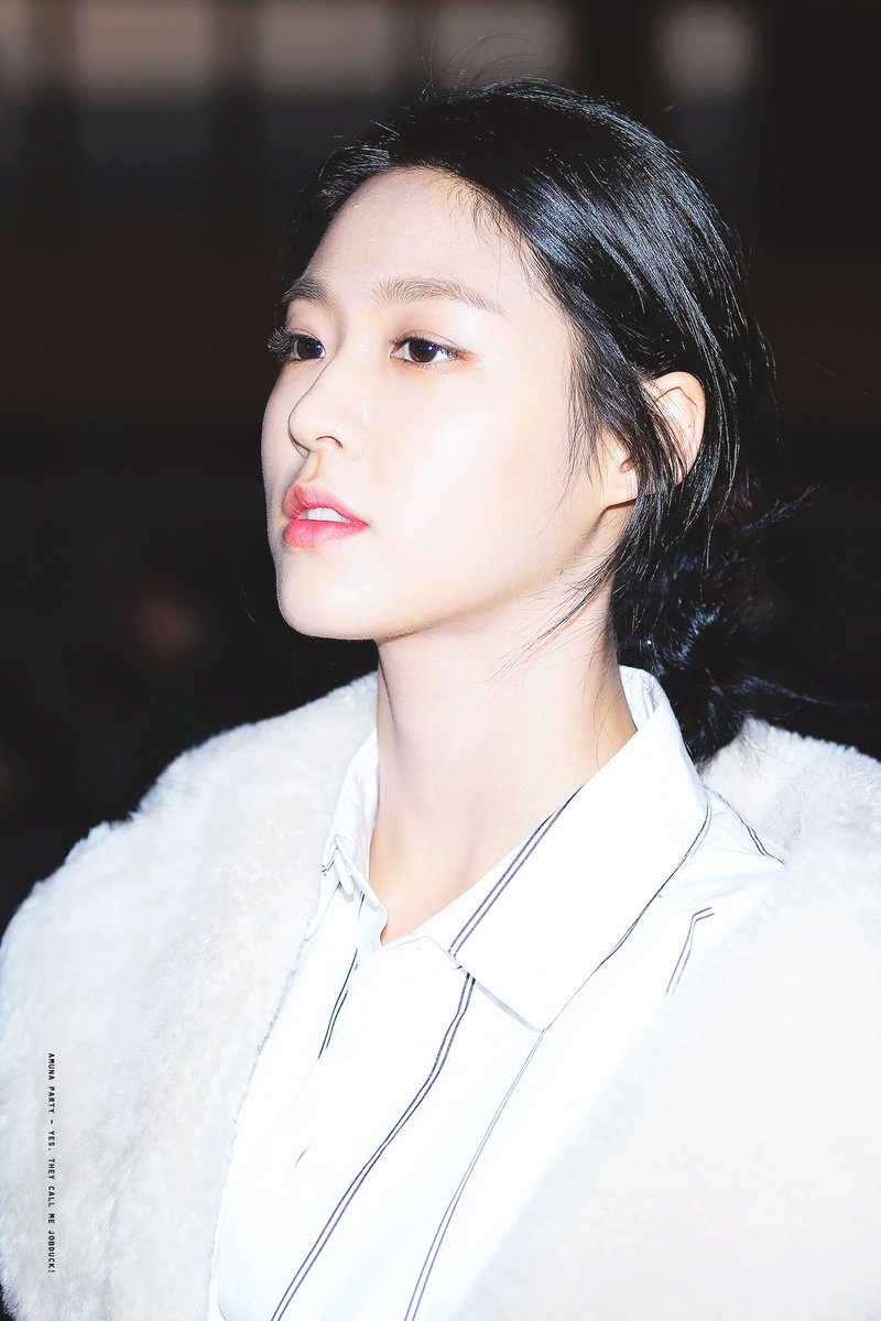 amunaparty's tweet photo. 171215 출국 #AOA #설현 
https://t.co/nvk0GSTATf
https://t.co/EyAQeWmGDd
https://t.co/Xy4OALQGjm https://t.co/j26yFuSJao