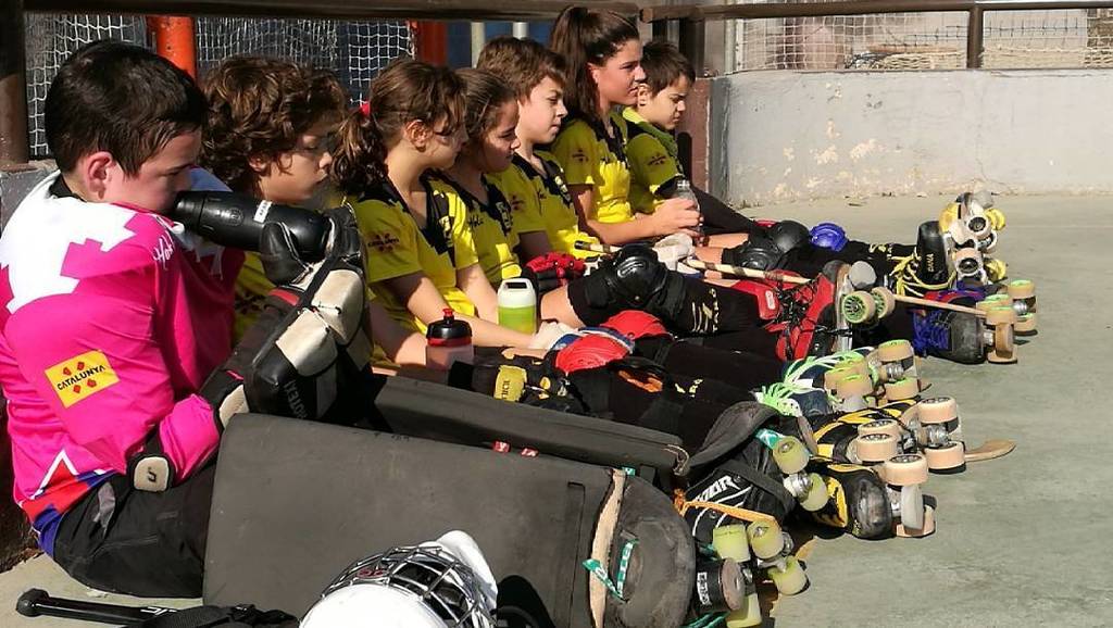 "Va, que és una nena!!"
"Ara te la prendrem, nena"
"L'àrbitre ha parat perquè a qui li han donat és a la nena"

Lamentablement, un dels nostres equips base, formats per nens i nenes d'onze anys, ha hagut de sentir comentaris com aquests durant el cap de … ift.tt/2AKDfaz