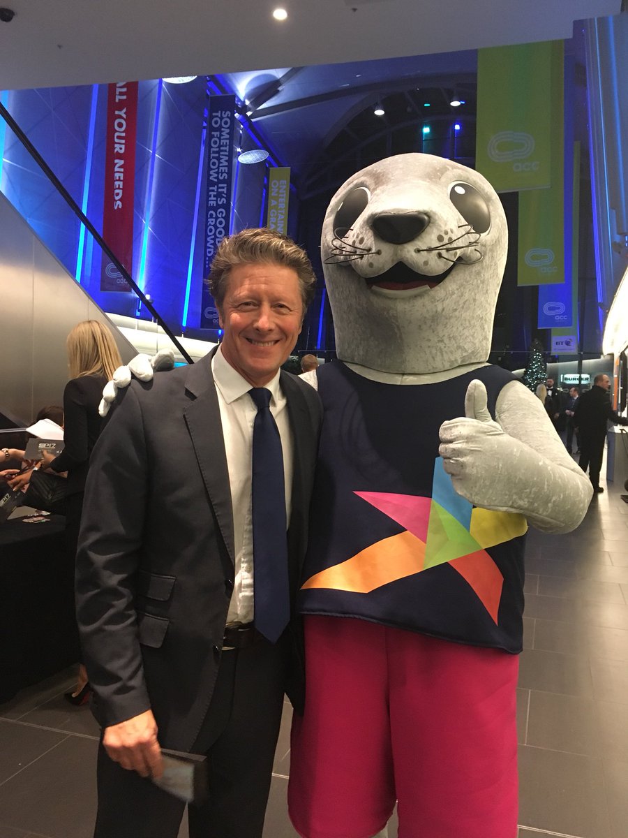 BonnieTheSeal's tweet photo. Did someone say #sealfie? 🙋‍♀️🤳 #SPOTY #TheMoment https://t.co/1Nj8yI1t6D