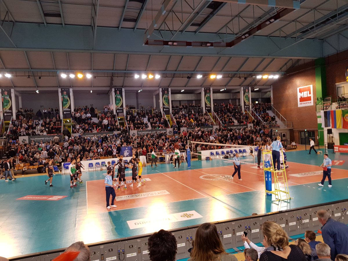 MattQuinart's tweet photo. Au @TLMVolleyBall dans une belle ambiance ! Thanks @MEL_Lille #MELsports @FFvolley @Doublet_Events #volleyball @TourcoingVille @ParisVolley75 https://t.co/o0tSbSwBpe