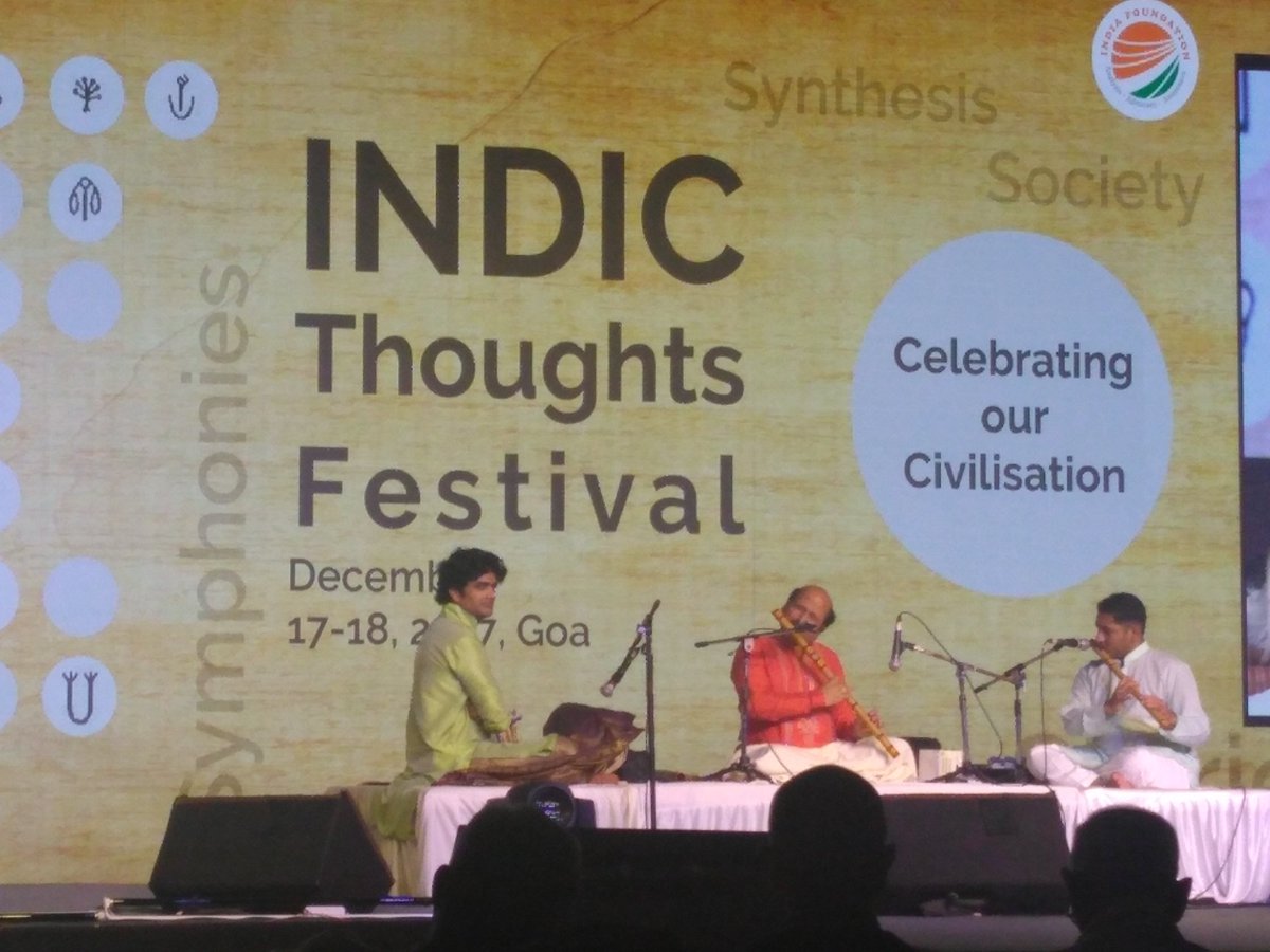 freentglty's tweet photo. Ronu Mazumdar holding the midnight crowd spell bound ..what absolute mastery of the instrument !! Many thanks @vikramsampath for this wonderfully curated event.  #IndicThoughts https://t.co/ODeR5YkUfd
