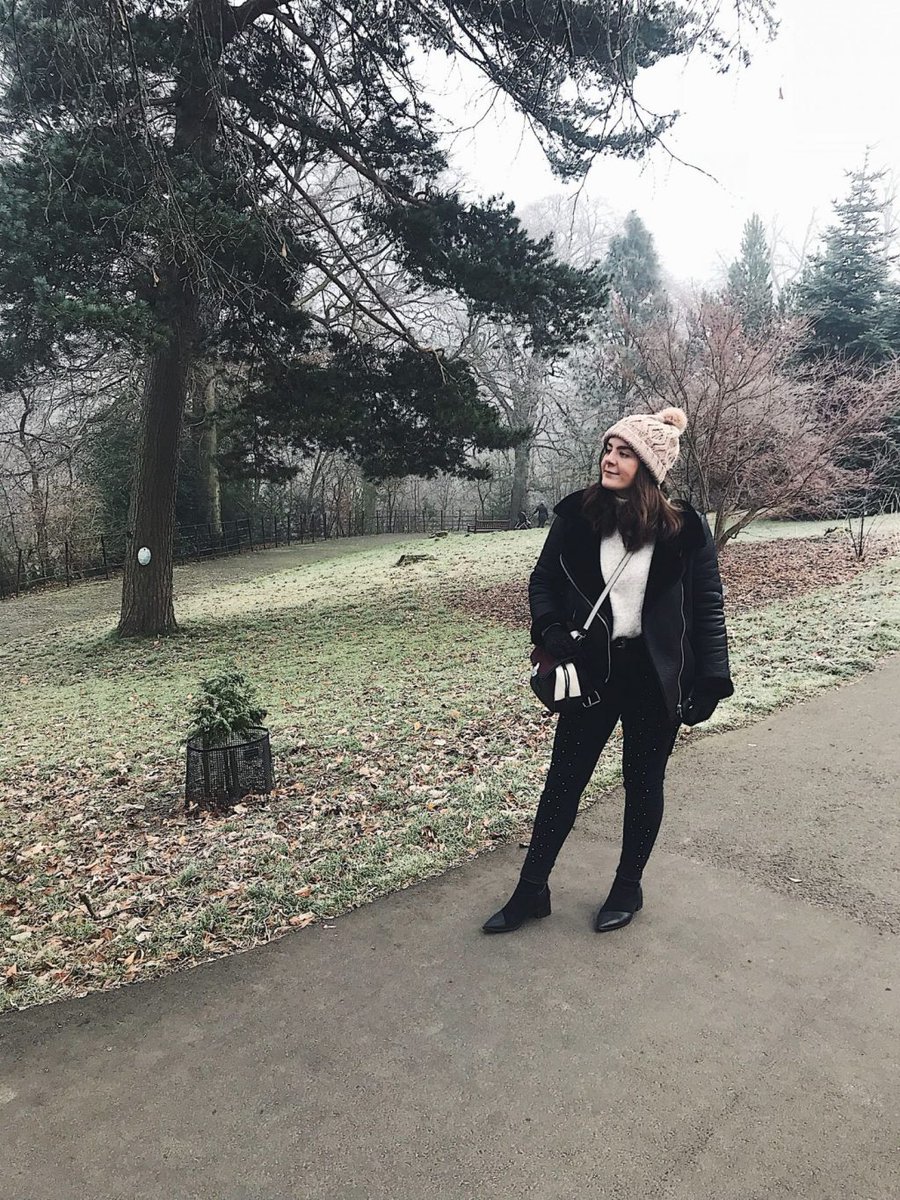 imlaurenemma's tweet photo. Day 3 of Blogmas - Festive Outfits. #bloggerstribe #12daysblogmas #femalebloggerRT https://t.co/6F6sn2x4Xd https://t.co/nEPItEsRul