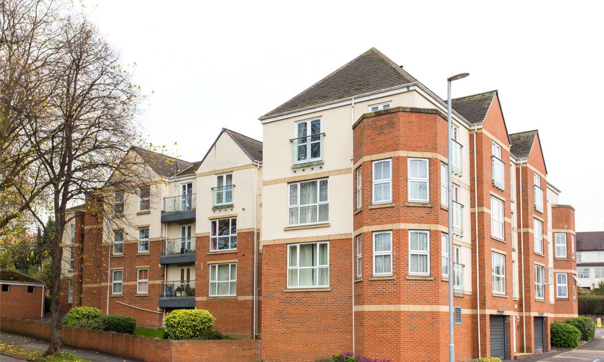 INVESTMENT OPPORTUNITY | Astoria Court | £160,000

Well-proportioned, new build apartment close to the shops and amenities of Oakwood #Leeds, perfect for professionals and investors. buff.ly/2o4Ynq5