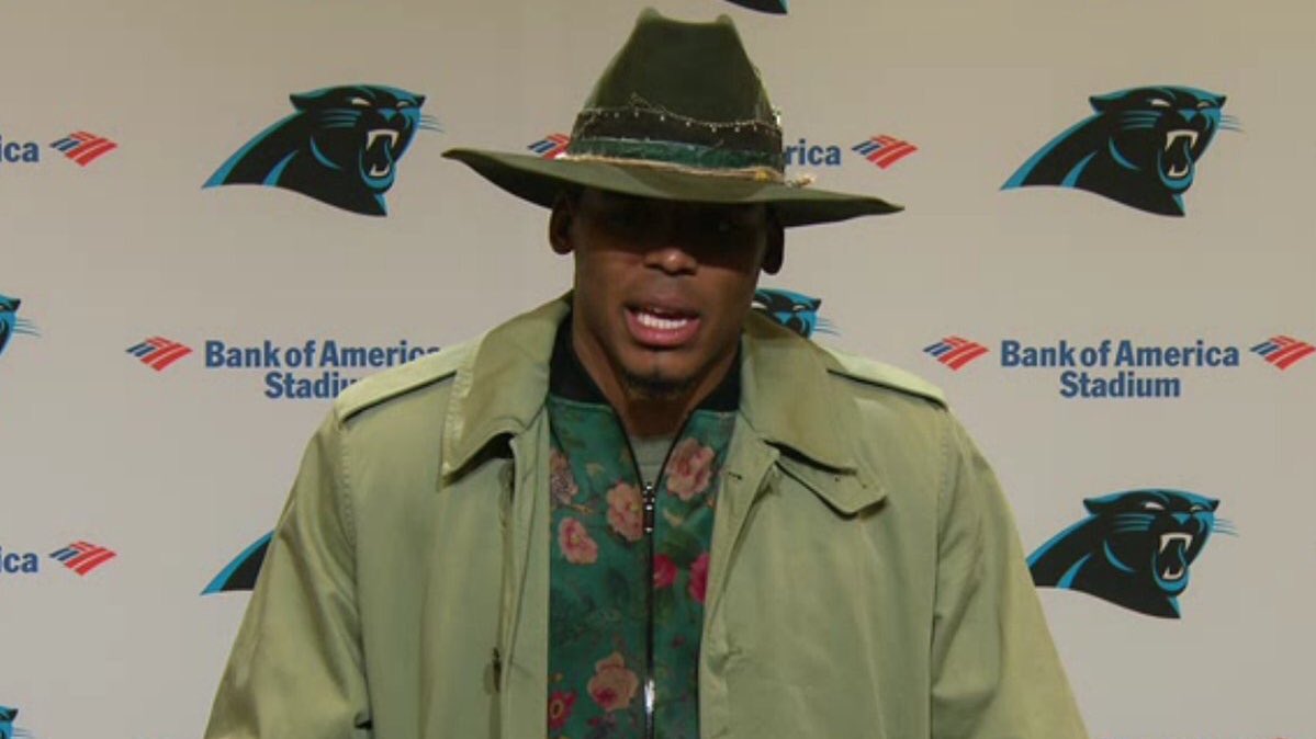 MarkAgee's tweet photo. STYLIST: How about today we-

CAM: No. Gimme Darkwing Duck if he joined the Army https://t.co/WAazz6Dhac